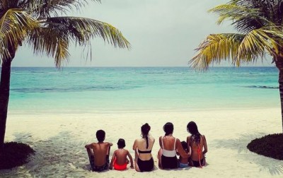 Kapoor sisters gave bikini poses with kids in Maldives