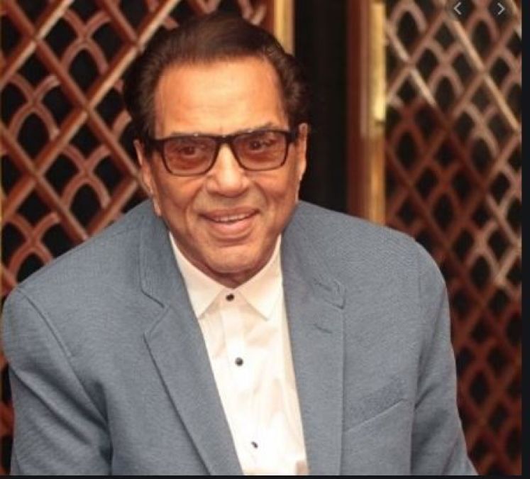 39 years ago, Dharmendra had slapped Subhash Ghai on the set