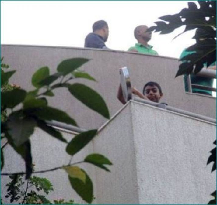 Kajol's son Yug celebrates contribution of doctors from balcony