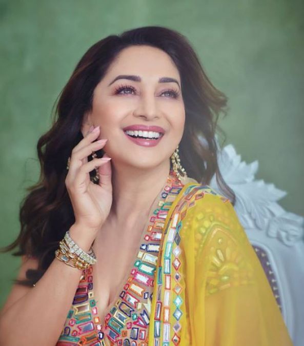 Madhuri Dixit laughed after robbery of gold chain, shared video and said this