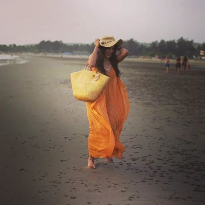Pooja Bedi looked even more beautiful on the beach