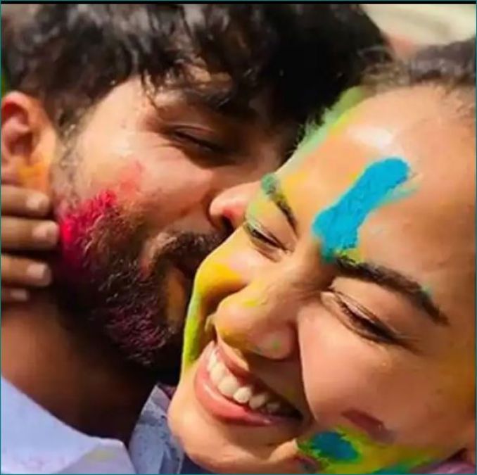 Bollywood celebs celebrated Holi in a very unique way, photos viral