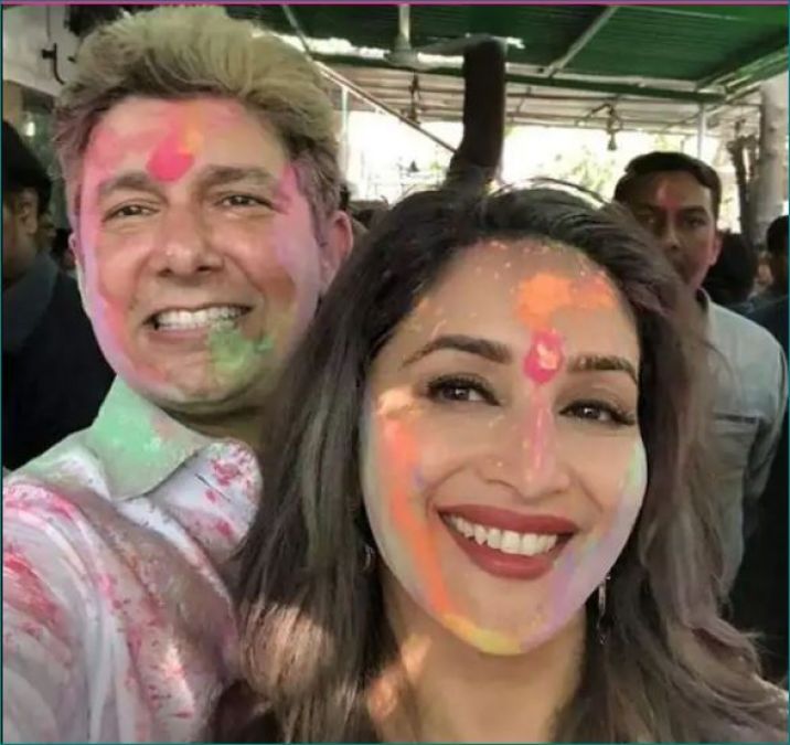 Bollywood celebs celebrated Holi in a very unique way, photos viral