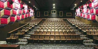 कर्नाटक में सिनेमाघरों की मनमानी पर लगी रोक