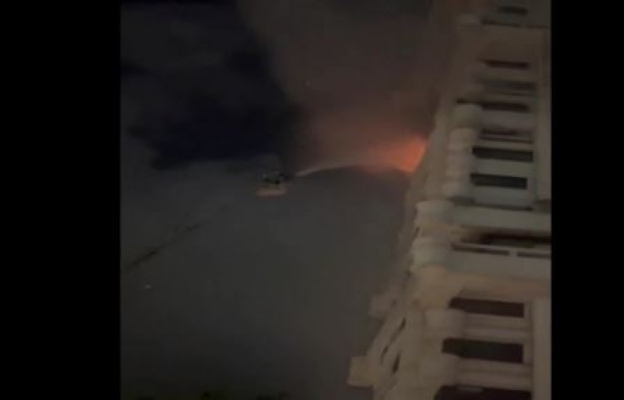 शाहरुख खान के बंगले 'मन्नत' के पास वाली बिल्डिंग में लगी आग