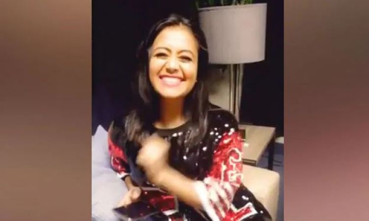 VIDEO : पलभर में वायरल हुई नेहा कक्कड़, इस बार गाने से नहीं गाने पर किया धमाल