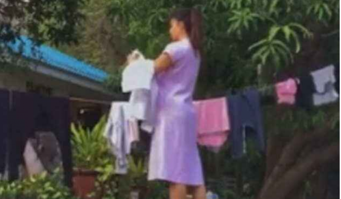 Jacqueline seen drying clothes at Salman's farm house