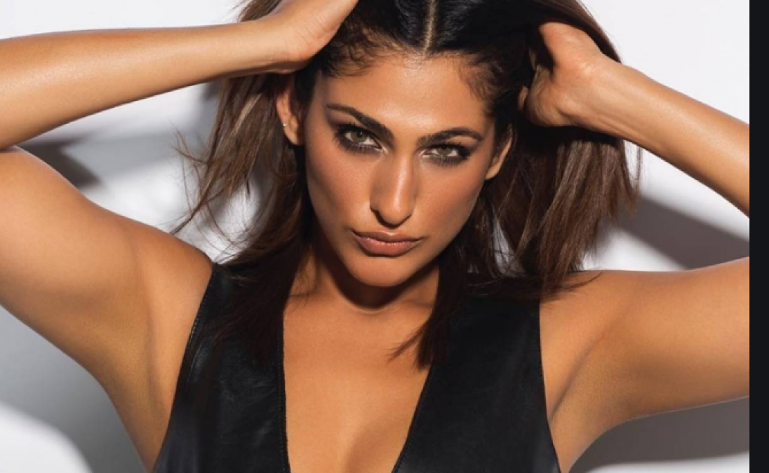 Stop complaining in lockdown: Kubbra Sait