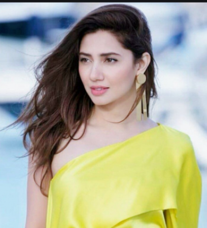 User called Mahira a 'Pakistani beggar', actress gave a befitting reply
