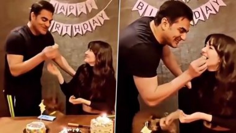 अरबाज खान के साथ बेहद ही सिंपल अंदाज़ में जन्मदिन मानते हुए नज़र आई उनकी गर्लफ्रेंड
