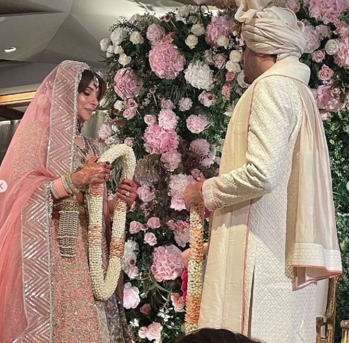 Kanika Kapoor sets up a royal wedding in London, photos and videos surfaced