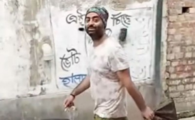 VIDEO! अरिजीत सिंह की सादगी के फैन हुए लोग, इस अवतार में आए नजर