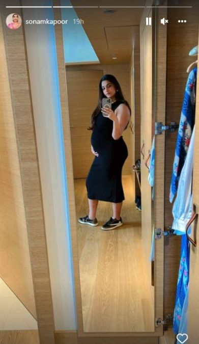 Sonam Kapoor enjoying pregnancy, was seen flaunting baby bump