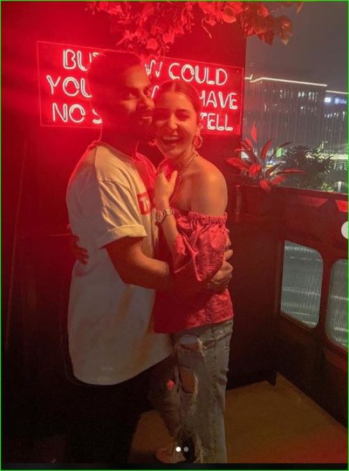 Anushka shares a romantic picture with her husband, fans praised