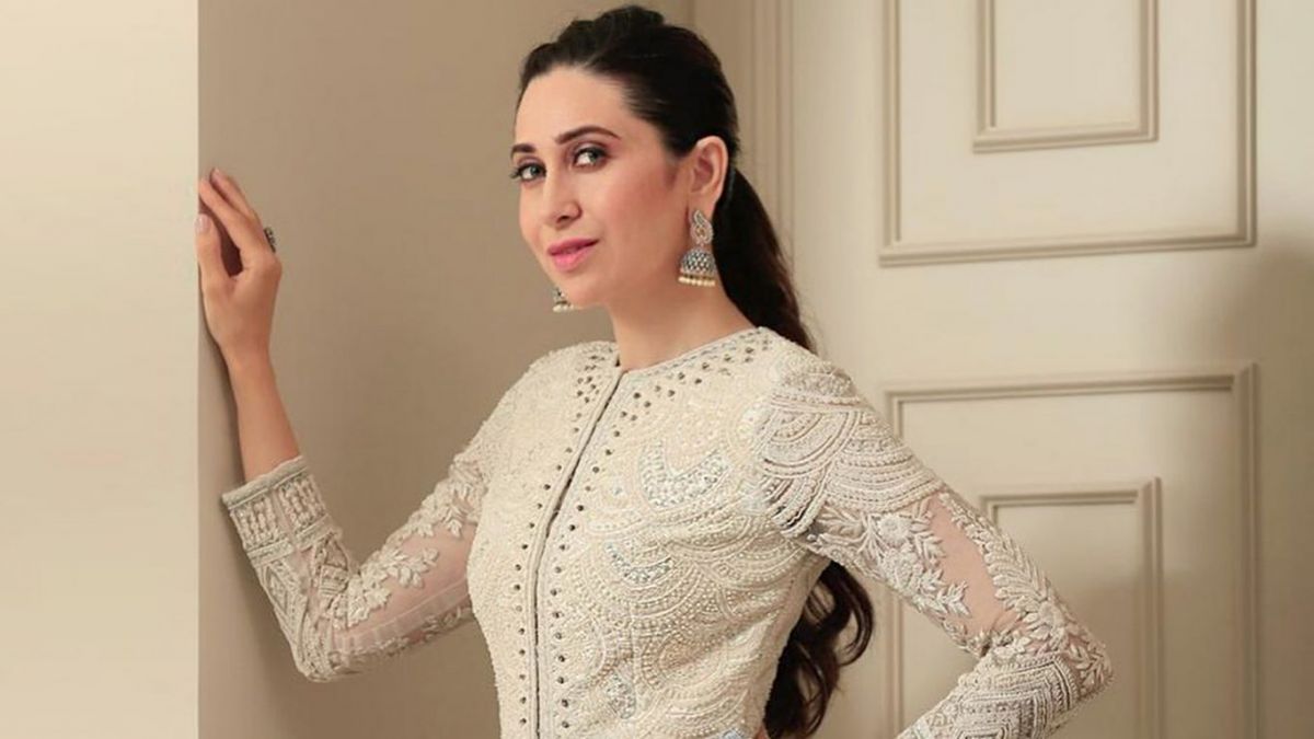Karishma Kapoor wins hearts with her photo, check it out here