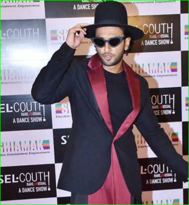 Ranveer Singh was spotted in a unique look yet again, photos go viral