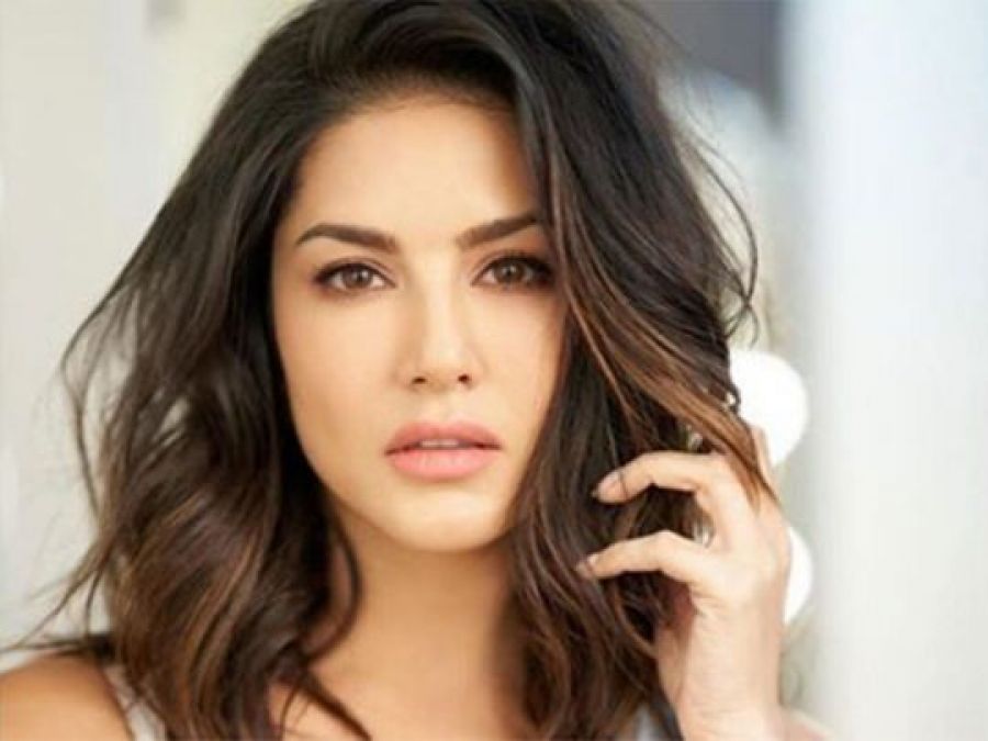 Sunny Leone on US election says, 'This suspense will kill me'