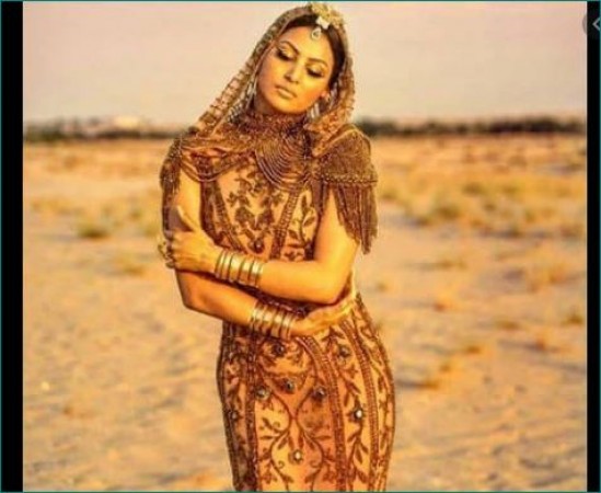 Urvashi Rautela became Cleopatra wearing a gold dress, Know its price