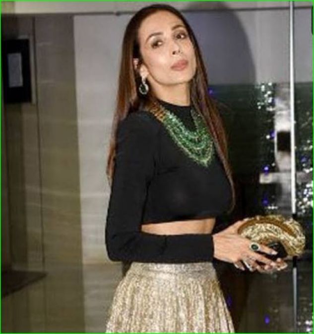 At Diwali party, Malaika robbed limelight in glamorous traditional clothes