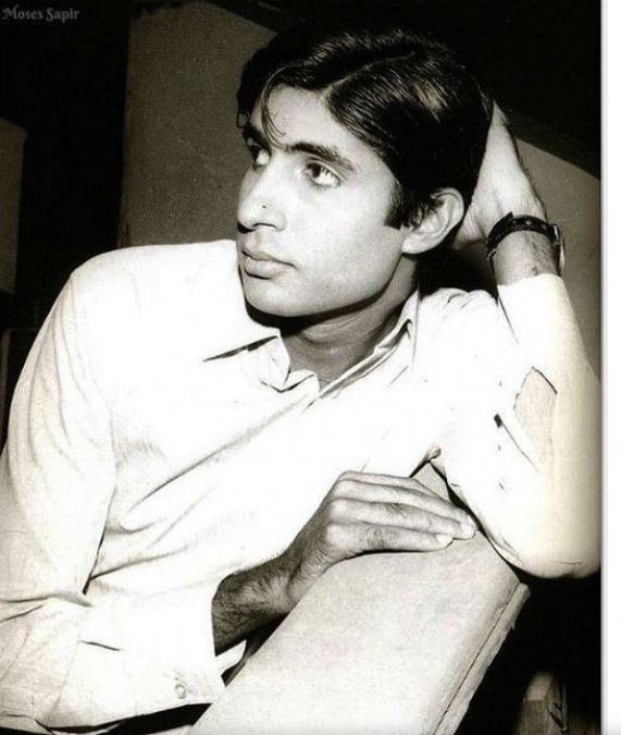 Big B completes 50 years in bollywood  son Abhishek shares emotional post
