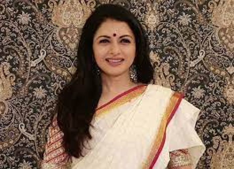 Know why Bhagyashree disappeared from films?