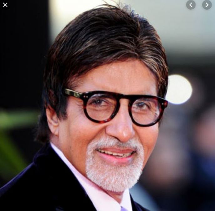 Big B completes 50 years in bollywood  son Abhishek shares emotional post