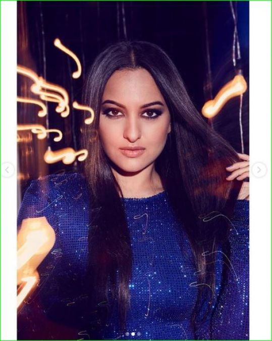 Sonakshi Sinha looks very attractive in blue dress, pictures go viral
