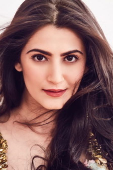 Before the release of her first film, Shivalika Oberoi got another project