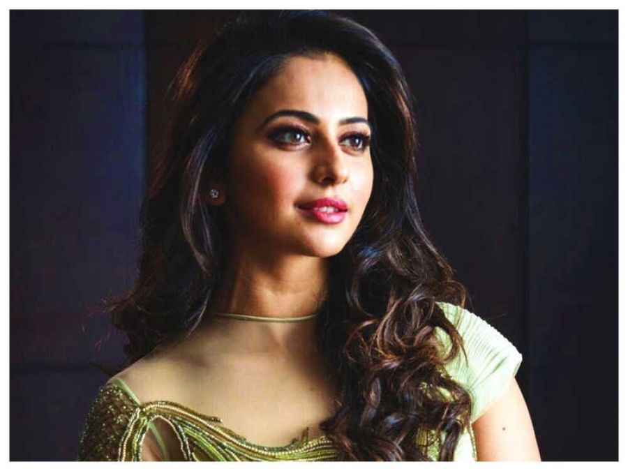 This hot photo of Rakul Preet Singh created a stir on the Internet, crossed all limits of Boldness!
