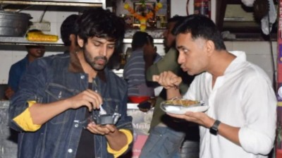 VIDEO: This Bollywood superstar ate Chinese food on roadside stall
