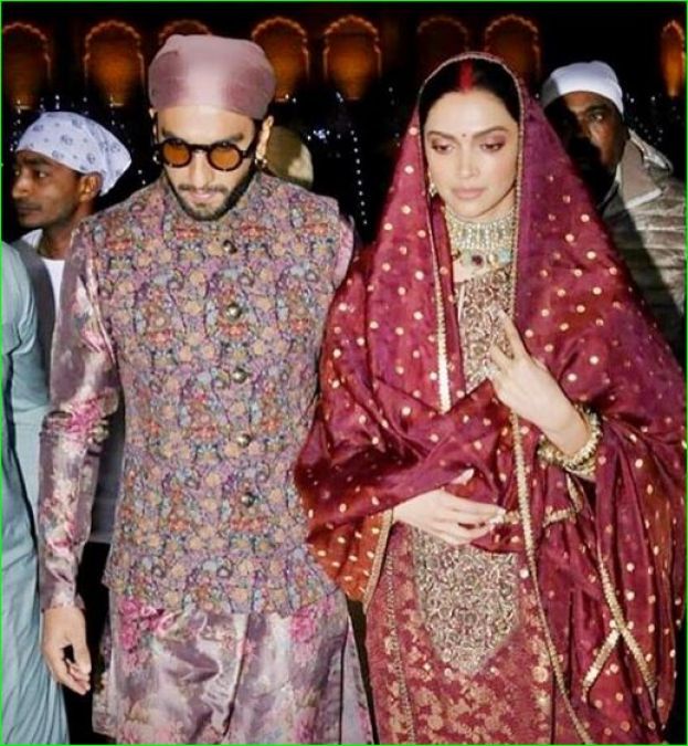 Ranveer Singh and Deepika Padukone seek blessings at Sri Harmandir Sahib