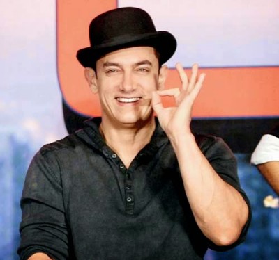 Aamir Khan looks unique at ex-wife's house