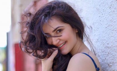 Shivaleeka Oberoi's beautiful photo showed her charming style, smile made fans crazy