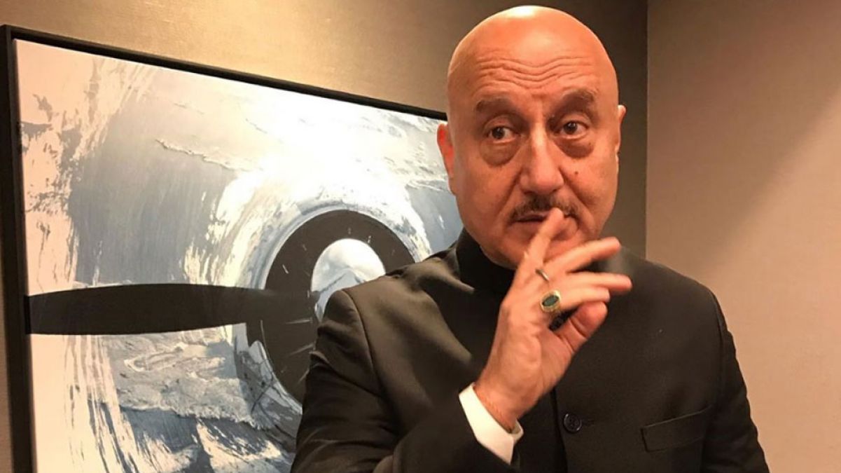 This video of Anupam Kher scared fans, watch here
