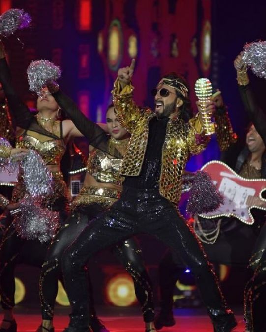 VIDEO: Salman showed dabang moves Ranveer Singh filled the audience with enthusiasm