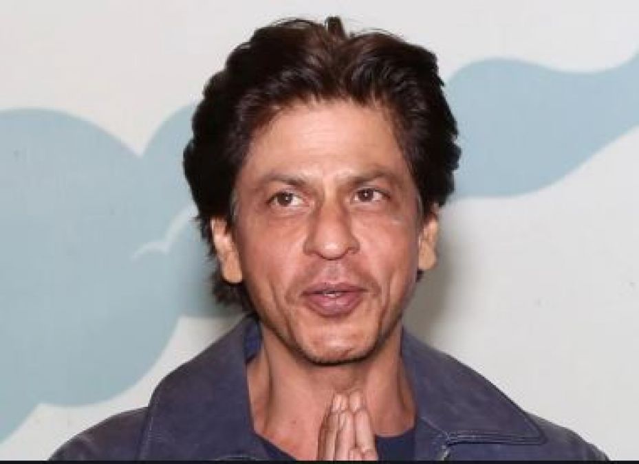 A Girl says 'Shahrukh Khan is my father', read the interesting reason here