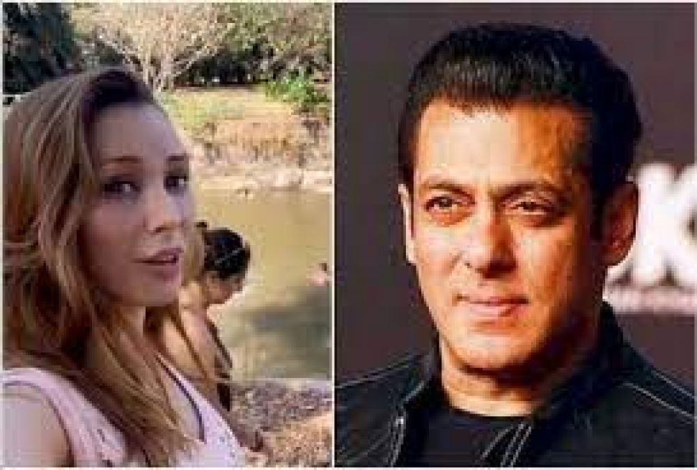 Salman Khan's girlfriend forced to run away
