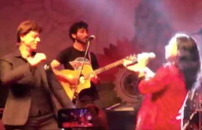 वायरल हो रहा है शाहरुख खान का अजीबो-गरीब डांस