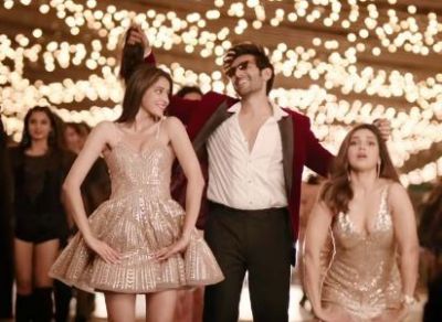 Video: This song of 'Pati Patni Aur Woh' has been seen more than 2 crores times.