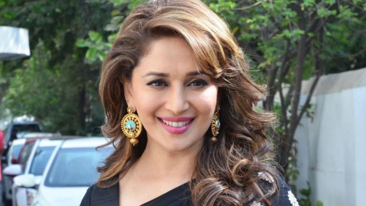 Madhuri Dixit mesmerized fans by playing guitar, husband's style made the video viral