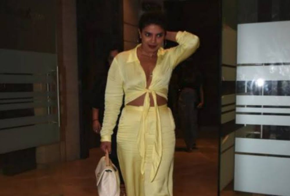 Priyanka was seen partying with Arpita Khan, see photos