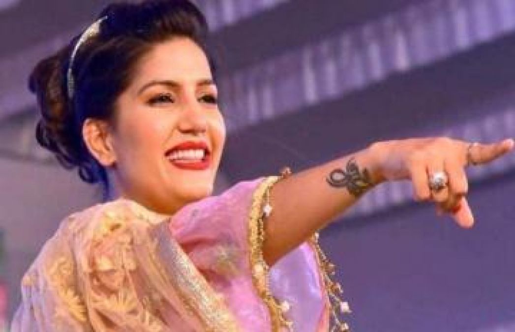 Sapna Choudhary dances in saree, Video goes viral