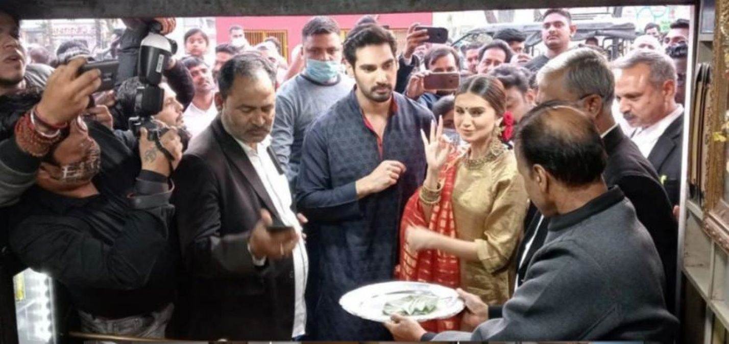 Ahan-Tara performs Ganga Aarti before release of film