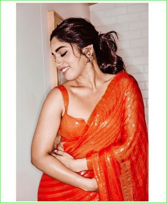 Bhumi Pednekar stuns in 'Rasberry' look, Fans go crazy