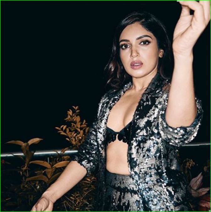 Bhumi Pednekar stuns in 'Rasberry' look, Fans go crazy