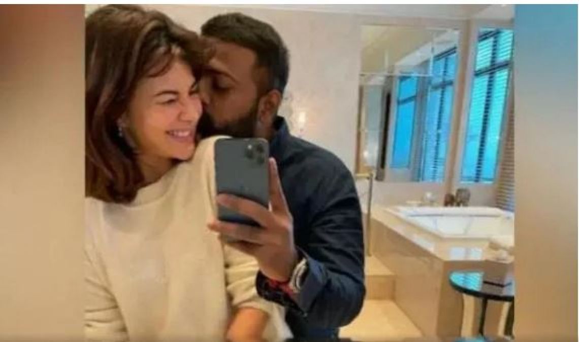 Jacqueline dating Mahathag Sukesh Chandrashekhar, a picture creates a stir