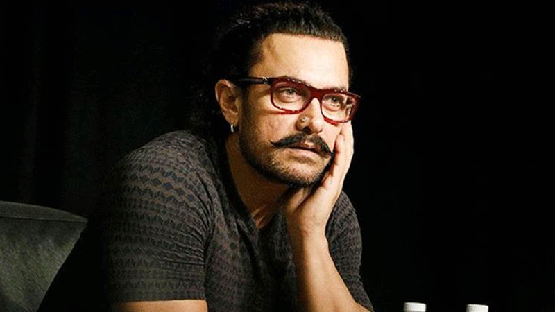 लेखकों के मेहनताना के लिए आमिर खान ने की पैरवी