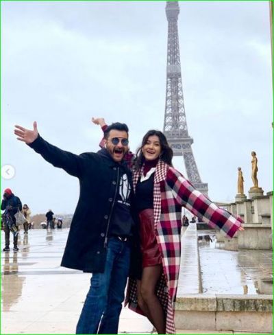 Shanaya Kapoor arrives in Paris to attend fashion event, father shares photos