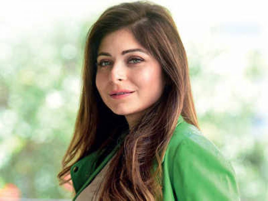 'I was married at that time and I wasn’t allowed to sing' says Singer Kanika Kapoor