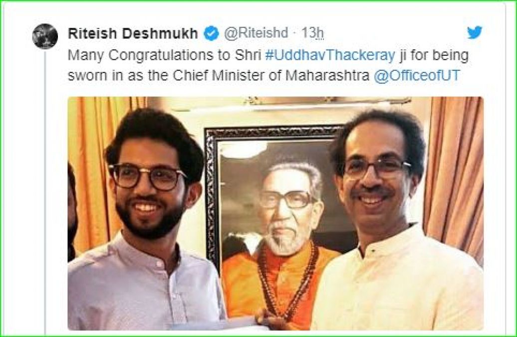 रितेश देशमुख ने दी उद्धव ठाकरे को महाराष्ट्र का मुख्यमंत्री बनने की बधाई